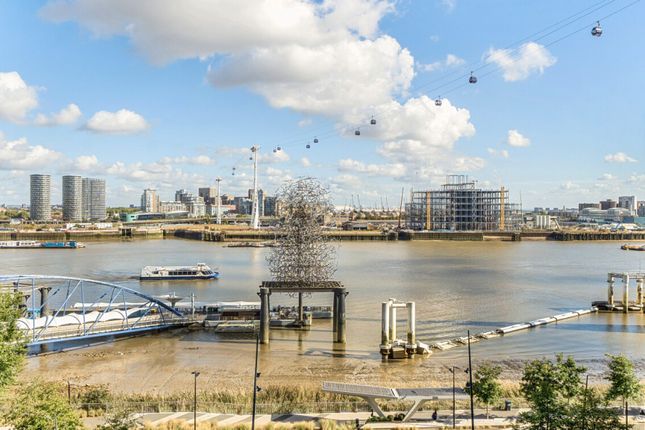 8 Cutter Lane, Greenwich photo 2