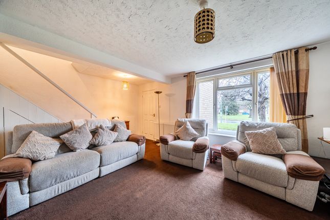 35, Godley Road, Surrey photo 2