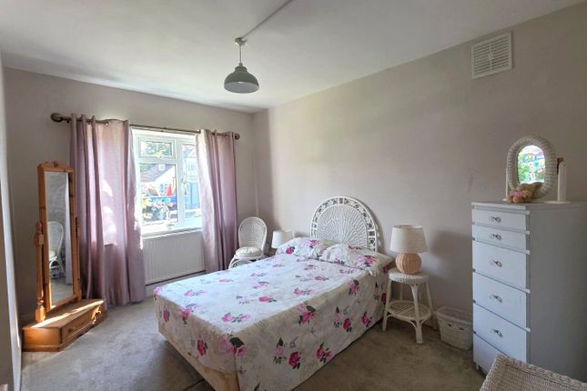 7, Oakwood Road, Surrey photo 4