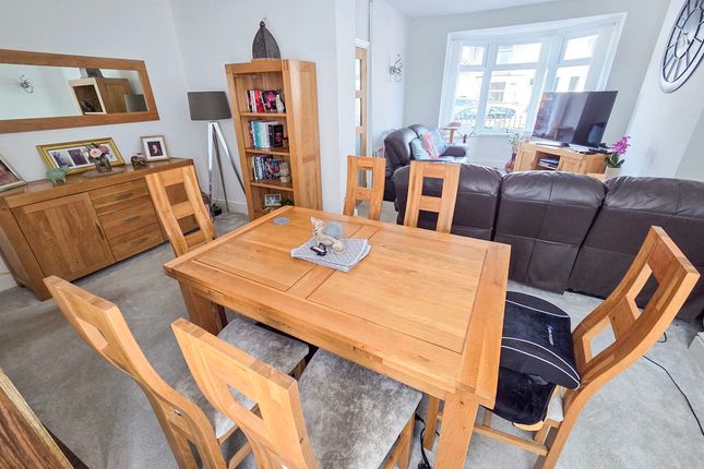 15, Station Road, Hengoed photo 4