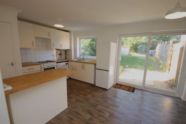 39, Pheasant Rise, Bar Hill photo 2