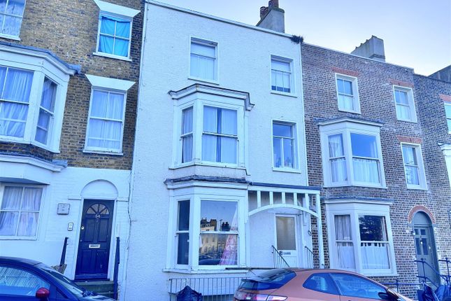 Flat to rent in Trinity Square, Margate