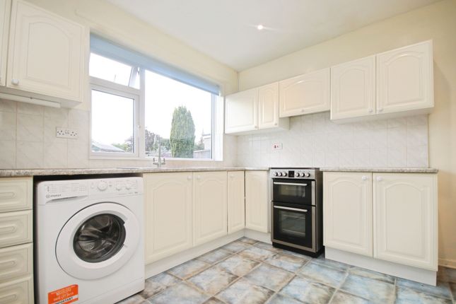 50, Meadow Rise, Lincoln photo 2