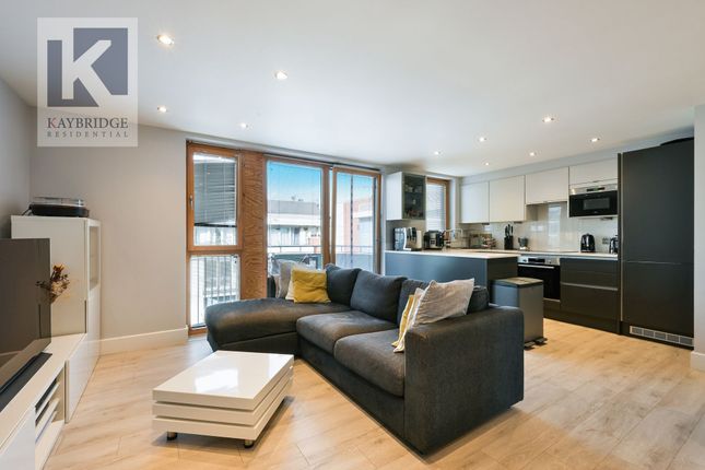 9 The Oaks Square, Epsom photo 2