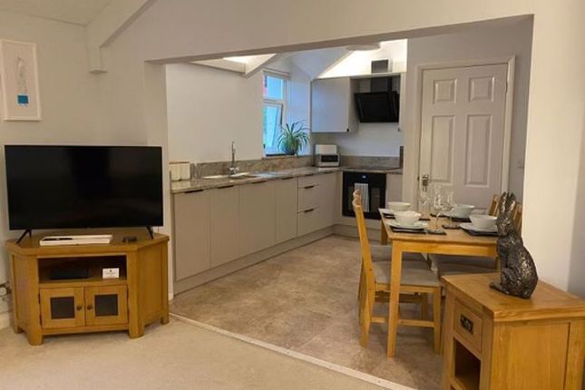 Flat 17, Bayfort Mansions, Warren Road, Torquay photo 2
