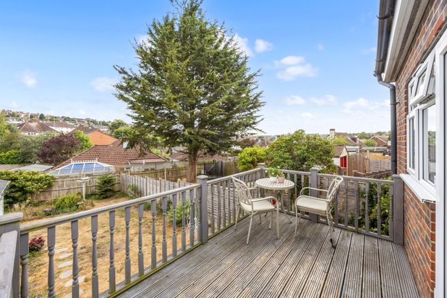 15 Dale Crescent, Brighton photo 2
