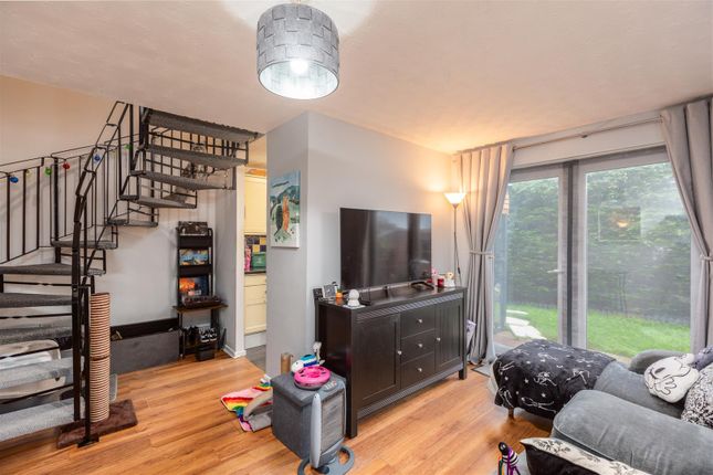 17, Delfan, Swansea photo 2