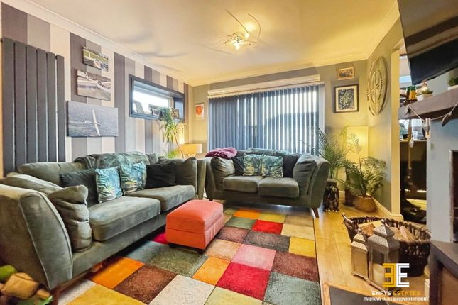 158, Old Highway, Colwyn Bay photo 3