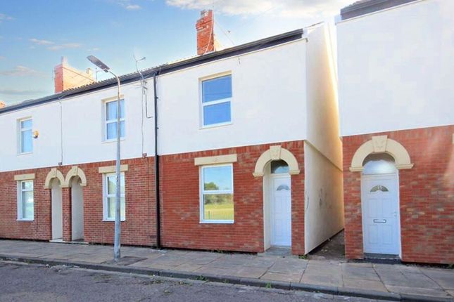 Thumbnail Semi-detached house for sale in Conway Close, Hull