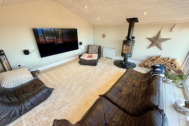 415, The Glebe, Great Yarmouth photo 2