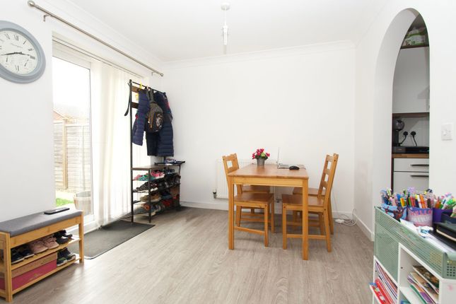 154 Stone Hill, St. Neots photo 4