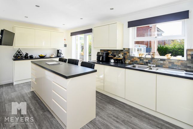 14, Hillmeadow, Verwood photo 2