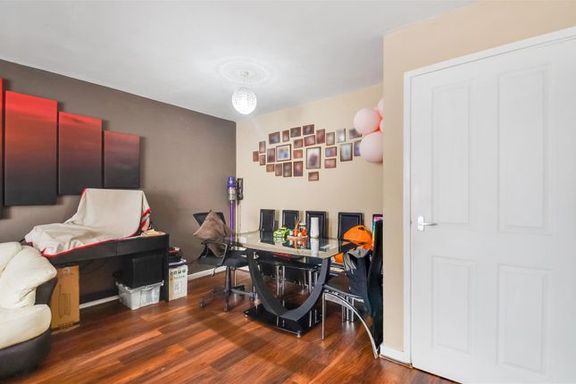 3, Aspen Grove, Pinner photo 4