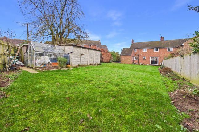 15 Sycamore Road, Towcester photo 2