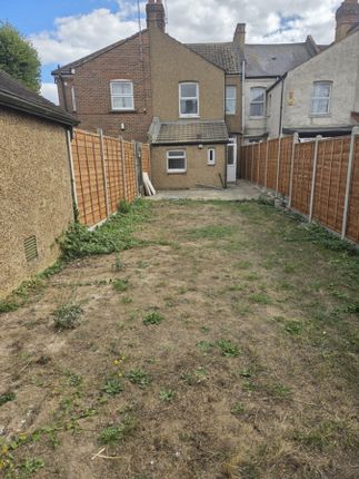 61, Burlington Road, Croydon photo 2
