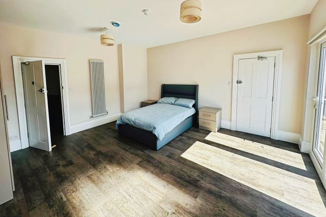 1-bed flat on 165a, Station Road, Burnham-on-Crouch, £1,050/mo