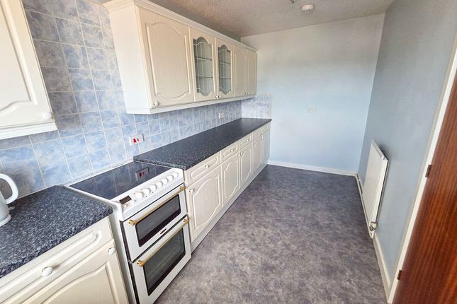 18, Bronrhiw Fach, Caerphilly photo 4