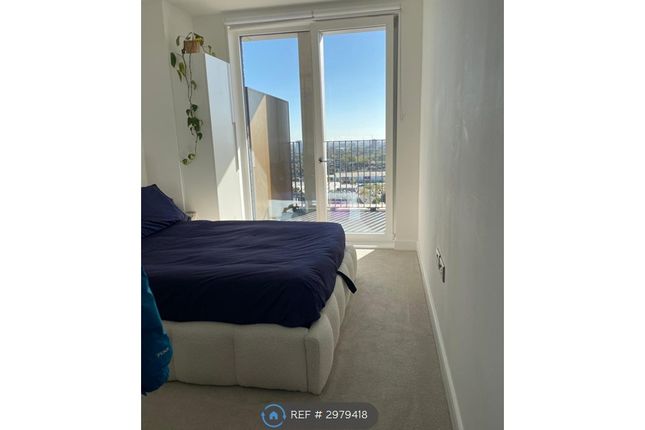 Flat, Pochard Heights Auckland Road, London photo 3