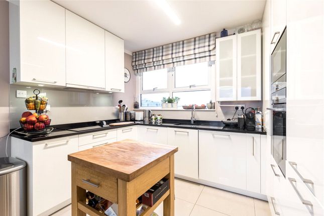 110, Castlecombe Drive, London photo 3