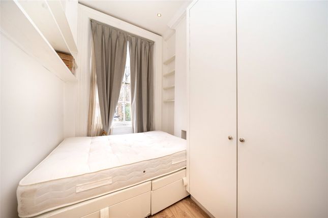 Flat for sale in St Charles Square, London