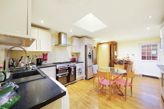 588, Great West Road, Osterley photo 4