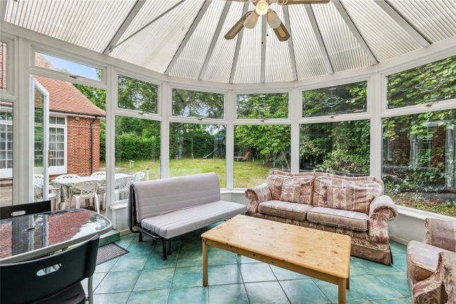 Orchard Lea 19, Winnington Road, London photo 2