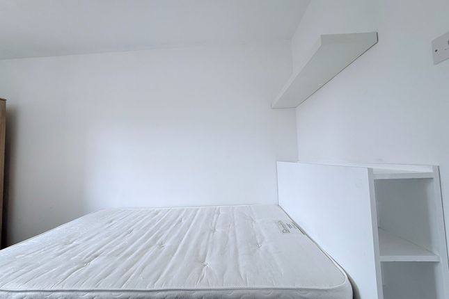 Room 2, Nottingham photo 2