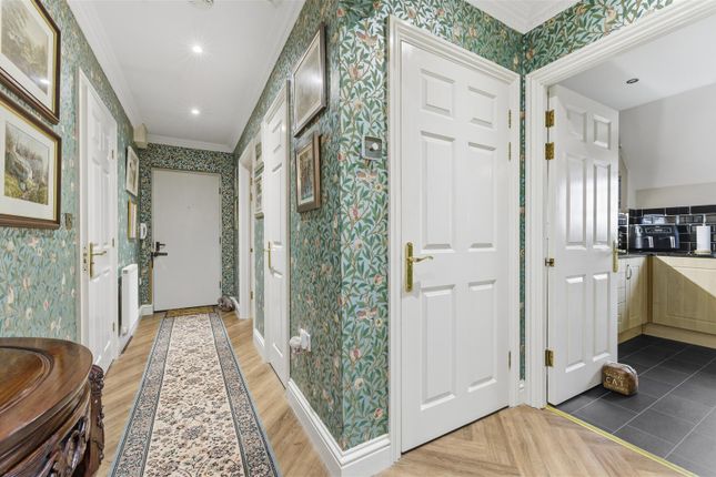 39, Western Courtyard, Pontyclun photo 4