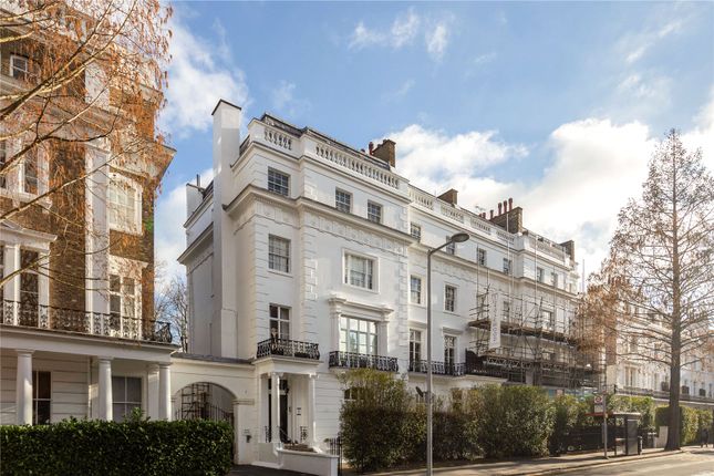 Flat for sale in Onslow Square, South Kensington, London