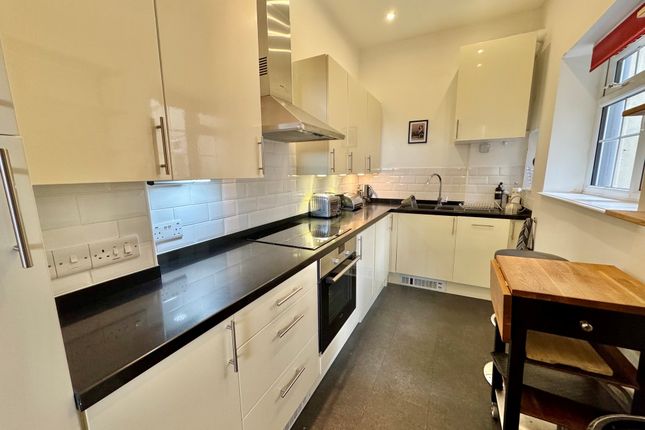 2 Merrist Court, 14 Douglas Avenue, Exmouth photo 4