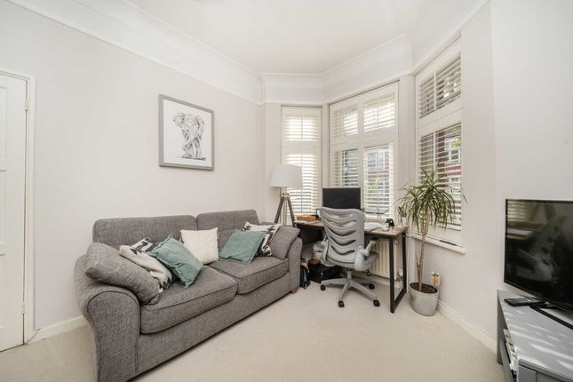 Flat for sale in Cricklade Avenue, London