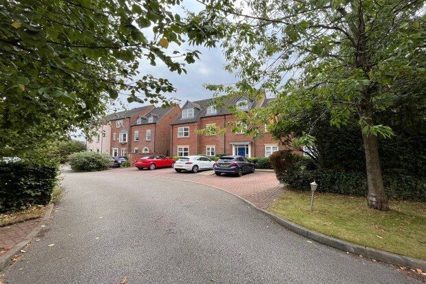 Flat to rent in Sandown House, Uttoxeter