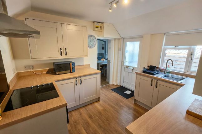 2 Rose Villa, Oaklands, Builth Wells photo 3