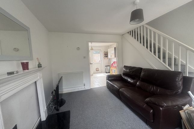 2-bed house on 22, Emerton Gardens, Milton Keynes, £1,200/mo