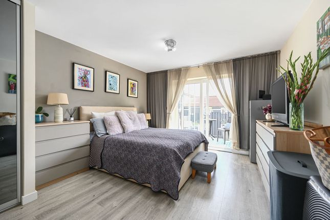 14 Swinton Court, Sevenoaks photo 4
