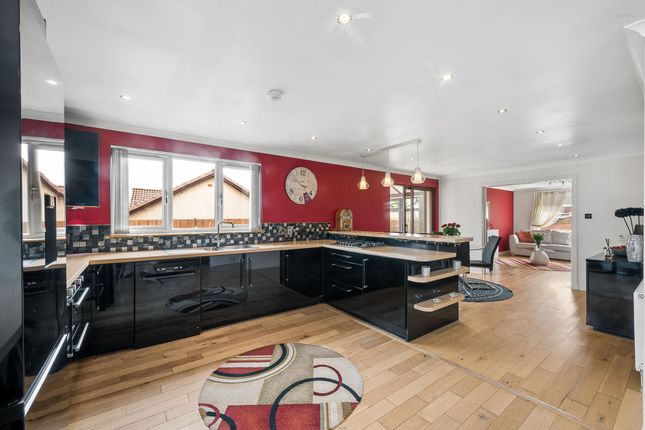 2 Eastfield View, Fauldhouse photo 4