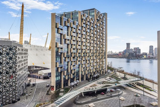 1-bed flat on Flat 703, 10, Cutter Lane, North Greenwich, £400,000