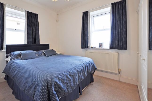 Flat for sale in Superb Apartment, Kings Hill, Newport