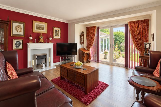 17 Prince Charles Gardens, Southport, Merseyside photo 4