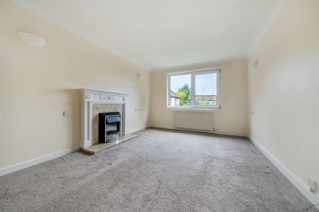 Flat 21, Westwood Court, Village Road, Enfield photo 2