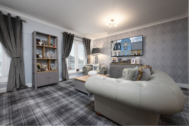 Town house for sale in Harbourside, Greenock