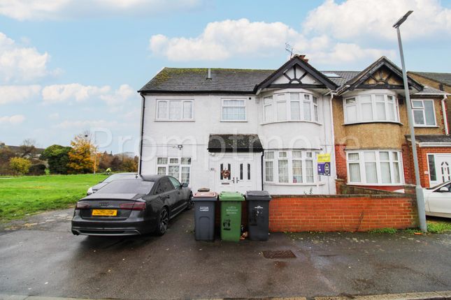 Thumbnail Property for sale in Runfold Avenue, Luton