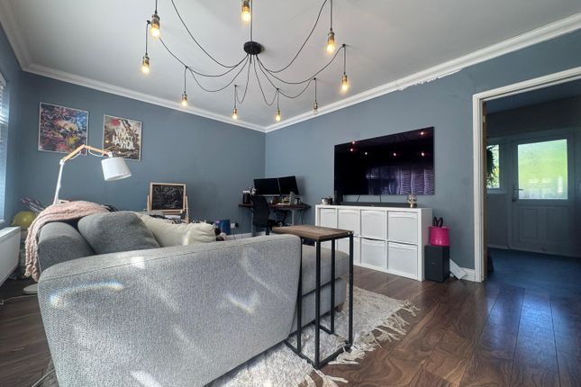 10, Puck Lane, Basildon photo 4