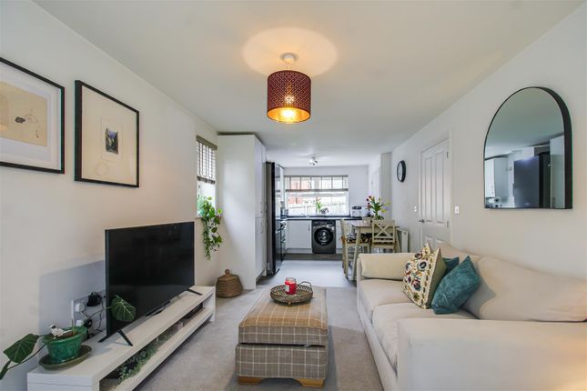 1, Cropper Grove, Wakefield photo 4