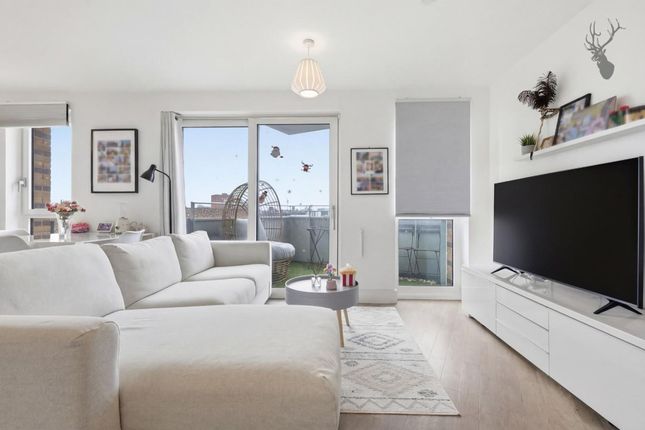 Flat 110, Ivy Point, London photo 3