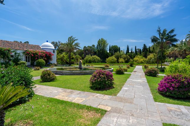 Farmhouse for sale in Almada, Setúbal, Portugal