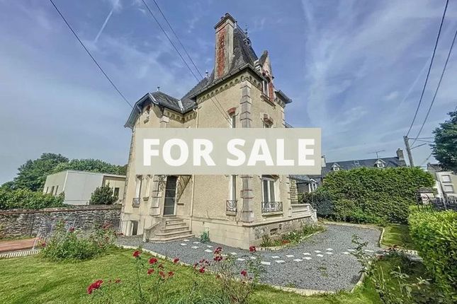 Detached house for sale in Saint-Lo, Basse-Normandie, 50000, France