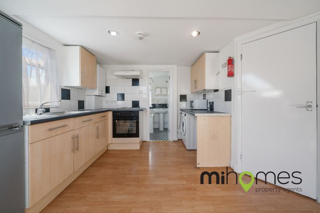 Thumbnail Flat to rent in Bowes Road, London