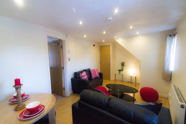 Terraced house to rent in Woodsley Road, Leeds