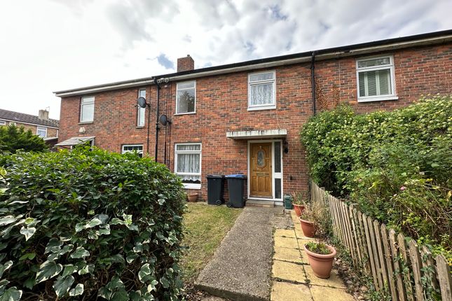 Thumbnail Terraced house to rent in Hollyfield, Harlow